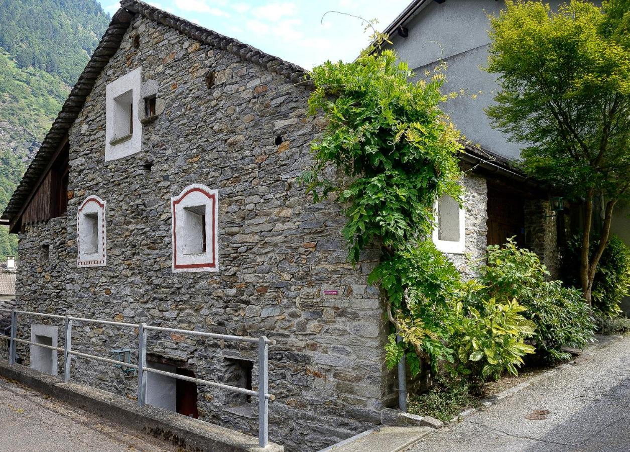 Hotel Soazza Buitenkant foto