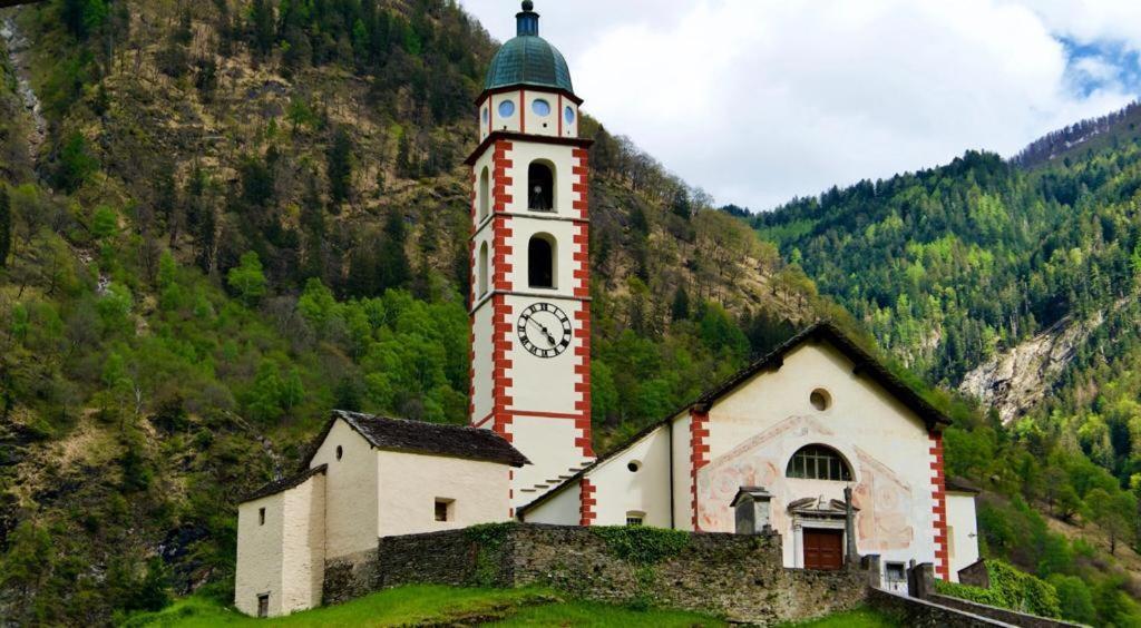 Hotel Soazza Buitenkant foto