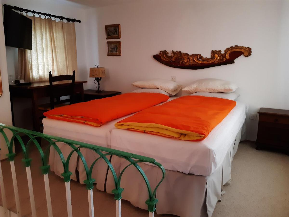 Hotel Soazza Buitenkant foto